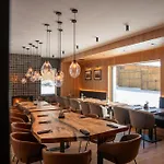 Apartmanhotel Jezerní Apartmány&penzion Wellness 3*