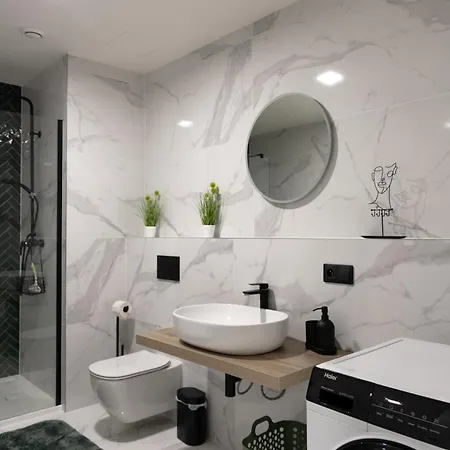 Aparthotel Jezerní 3*